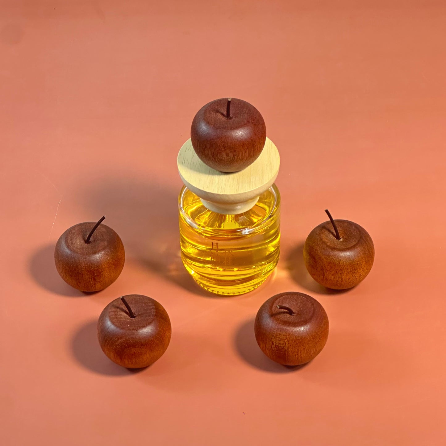 Natural Aromatic Wood Decor – Minimalist Fragrance Home Accent