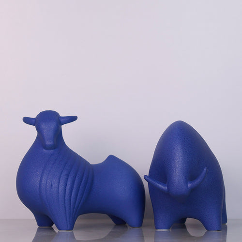 Modern Farm Animal Figurines – Cow & Sheep Decorative Sculptures