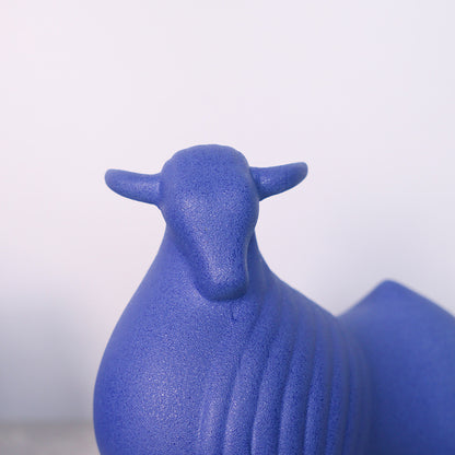Modern Farm Animal Figurines – Cow & Sheep Decorative Sculptures